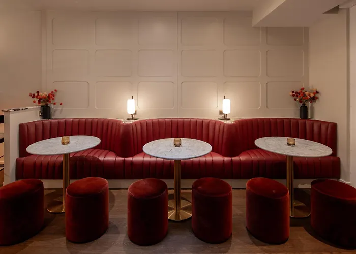 Rockwell East-Tower BridgeAirport Hotel